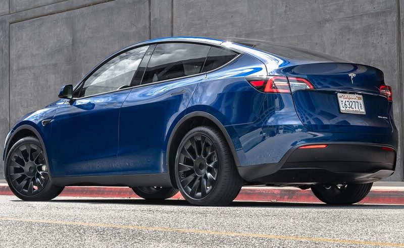 Tesla Model Y look extérieur de derrière