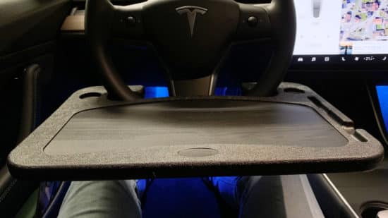 Tablette pour volant, travailler dans sa Tesla Model 3