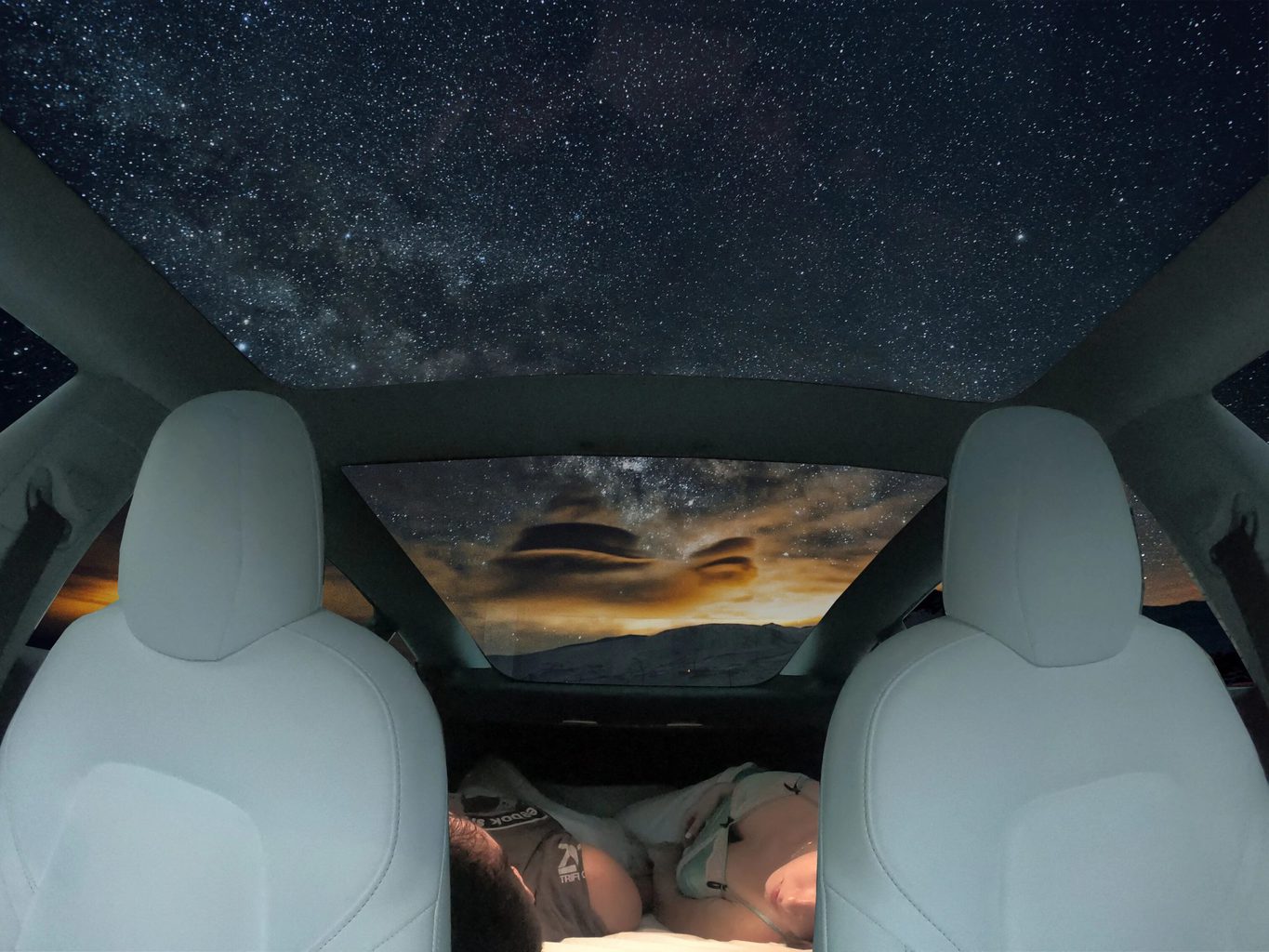 Dormir dans sa Tesla avec un matelas confortable 