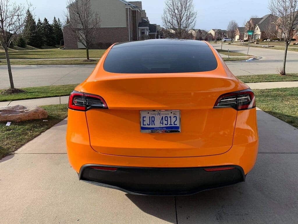 Orange vif cover Tesla Model Y arrière