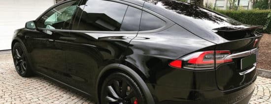 Teinter les vitres de sa Tesla, combien ça coûte ?