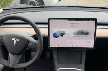 Quelle borne de recharge pour une Tesla model 3 ?