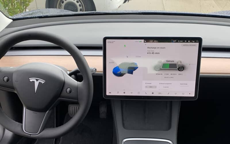 Quelle borne de recharge pour une Tesla model 3 ?