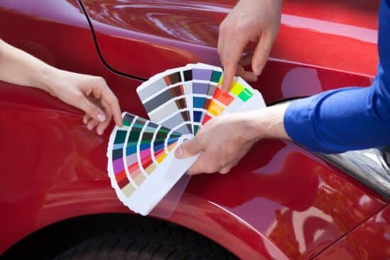 Guide pratique pour choisir la peinture idéale pour votre voiture