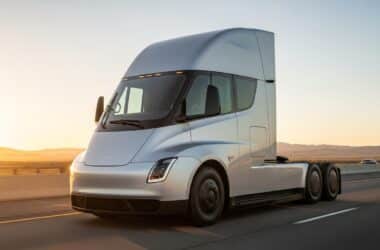Tesla Semi : prix révélés à 250k$ et 290k$ avant production