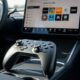 Comment connecter une manette de jeu à votre Tesla et profiter de l'arcade pendant les charges ?