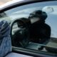 Comment nettoyer les vitres de votre Tesla sans laisser de traces ni de reflets gênants ?