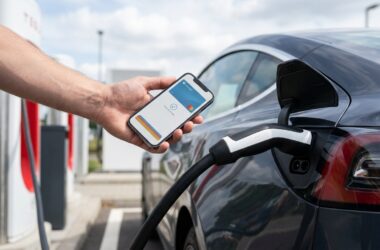 Comment payer au SuperChargeur sans carte bancaire enregistrée quand vous êtes en galère ?