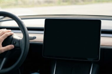 Comment réinitialiser votre Tesla quand quelque chose ne fonctionne plus correctement ?