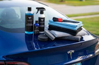 Les kits de nettoyage vraiment recommandés pour entretenir votre Tesla comme un pro