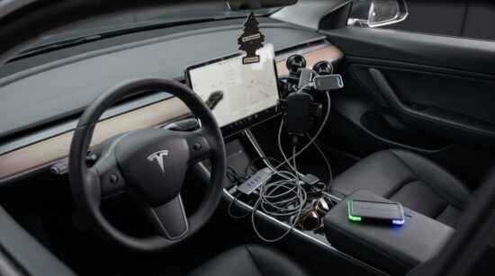 Les accessoires Tesla les plus inutiles du marché que vous pouvez éviter sans regret